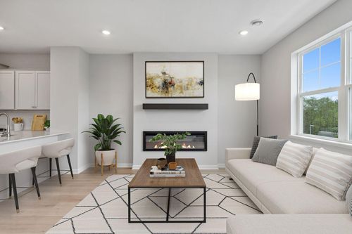 1520 Traverse Pt, Saint Paul, MN, 55122 | Card Image