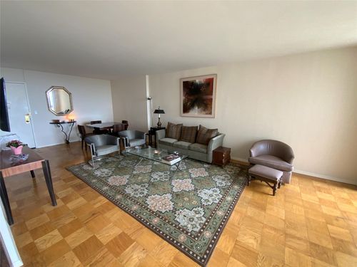 apt-19a-27010 Grand Central Pkwy, Floral Park, NY, 11005-1119 | Card Image