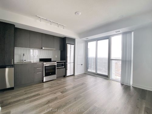 2711-195 Commerce St, Concord, ON, L4K5C3 | Card Image