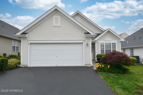 12 Atrium Dr, Bordentown Township, NJ, 08620-9642 | Card Image