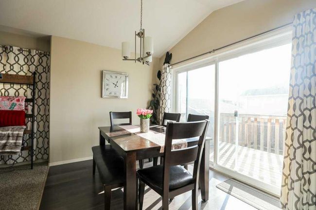248 Sunridge Road W, Home with 4 bedrooms, 2 bathrooms and 2 parking in Lethbridge AB | Image 5