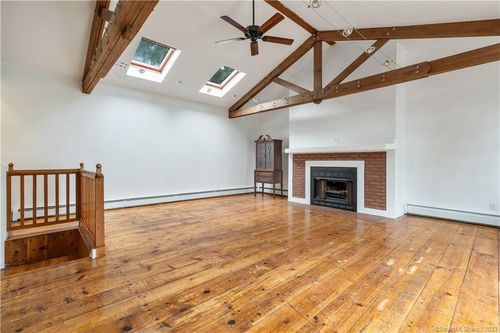 carriage-house-239 Bradley Street, New Haven, CT, 06510 | Card Image