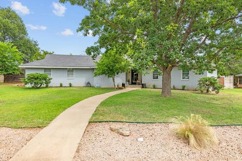 1003 Avenue A, Fredericksburg, TX, 78624-2702 | Card Image