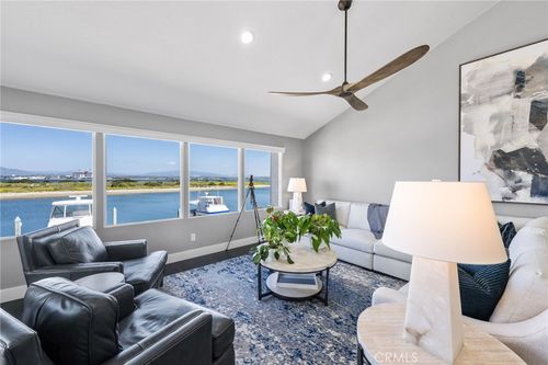 6 Kingston Ct E, Coronado, CA, 92118-3337 | Card Image
