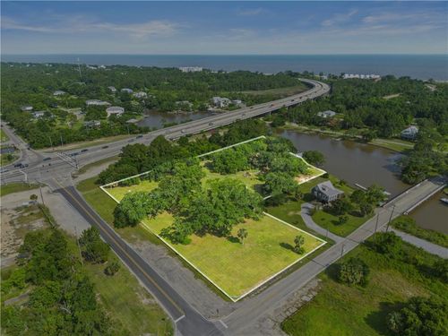 124 Bayview St, Pass Christian, MS, 39571 | Card Image