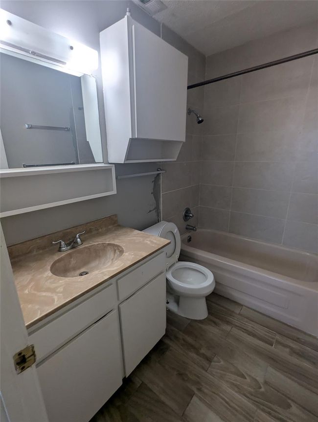 APT-310 - 3000 Guadalupe St, Condo with 1 bedrooms, 1 bathrooms and 1 parking in Austin TX | Image 4