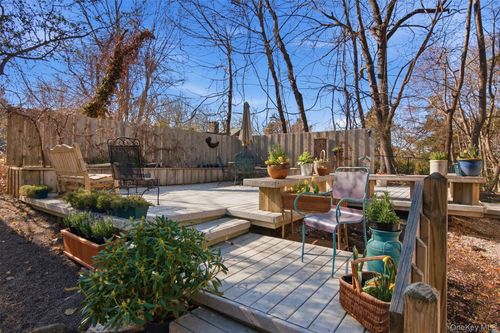 10 Tagliabue Rd, Shoreham, NY, 11786-1041 | Card Image