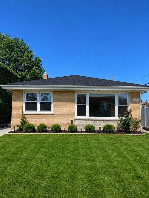 8344 Kedvale Ave, Skokie, IL, 60076-2742 | Card Image