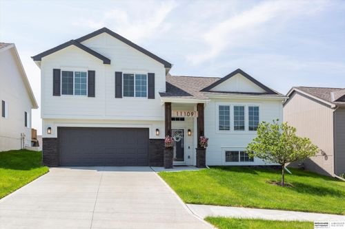11109 Sunrise St, Omaha, NE, 68142-1828 | Card Image