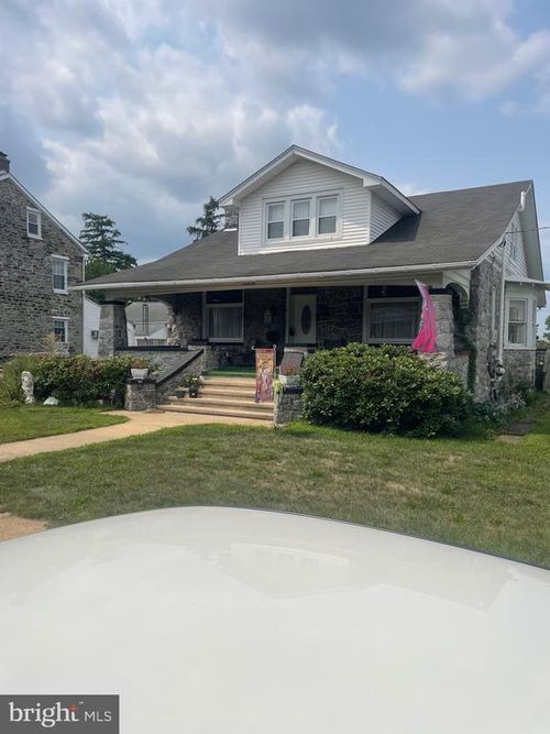 3306 Kutztown Rd, LAURELDALE, PA, 19605-2645 | Card Image