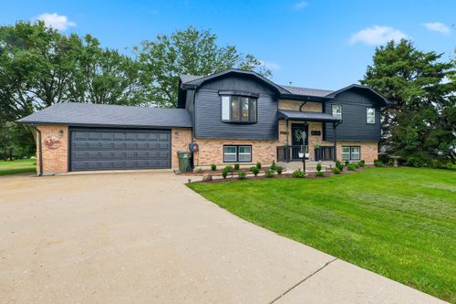 8065 Ashley Rd, Morris, IL, 60450-9306 | Card Image