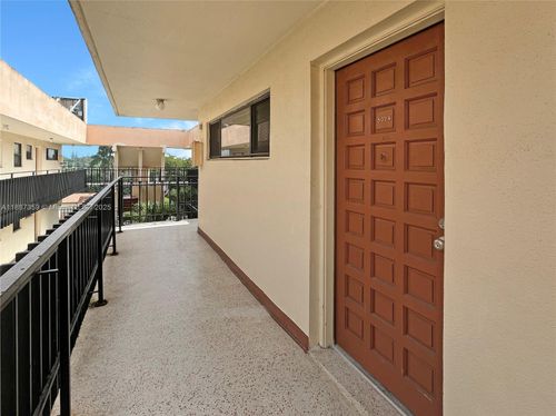 apt-502a-650 Ne 149th St, Miami, FL, 33161-2277 | Card Image