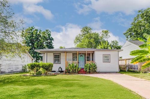 45 18th Ave N, Texas City, TX, 77590-6108 | Card Image