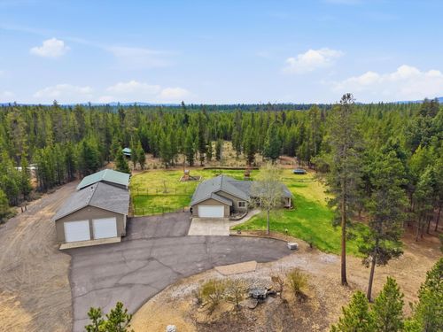 15965 Parkway Dr, La Pine, OR, 97739-9665 | Card Image