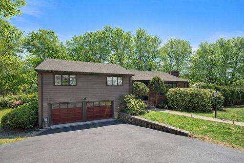 10 Stonewood Dr, Newton, MA, 02459 | Card Image