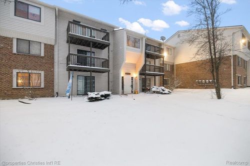 unit-62-30052 W 12 Mile Rd, Farmington Hills, MI, 48334-3926 | Card Image