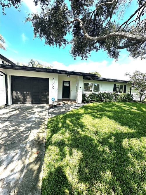 4390 Maple St Ne, ST PETERSBURG, FL, 33703-5144 | Card Image