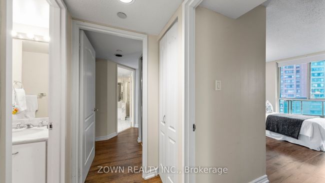 711 - 38 Elm St, Condo with 2 bedrooms, 2 bathrooms and null parking in Toronto ON | Image 26