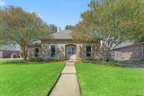10626 Hollybrook Dr, Baton Rouge, LA, 70809-4054 | Card Image