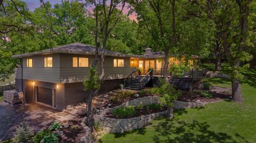 7121 Schey Dr, Edina, MN, 55439-1753 | Card Image