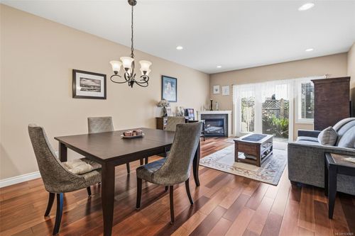 2-9625 Fifth St, Sidney, BC, V8L2W7 | Card Image