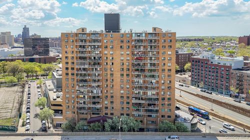 16h-92-29 Queens Blvd Ave, Rego Park, NY, 11374 | Card Image