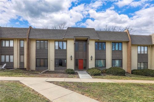 a-468 W 104th St, Kansas City, MO, 64114-4652 | Card Image