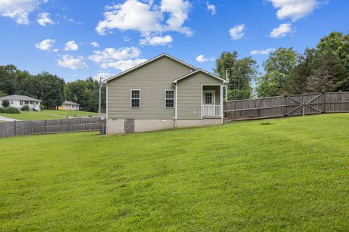 107 Wallace Cir, Killen, AL, 35645-9061 | Card Image