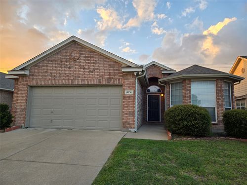624 Caravan Dr, Fort Worth, TX, 76131-3939 | Card Image