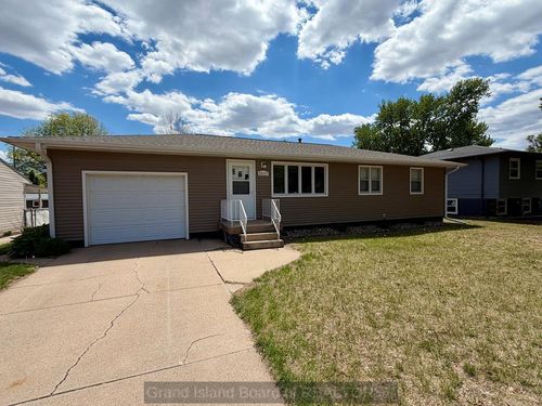 2517 W 5th, Grand Island, NE, 68801 | Card Image