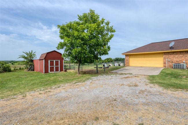 1300 Knob Rd, House other with 3 bedrooms, 2 bathrooms and null parking in Springtown TX | Image 10