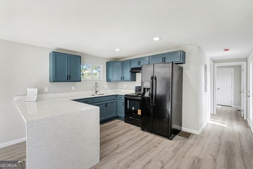 219 Lake Cir, Newnan, GA, 30263-5432 | Card Image