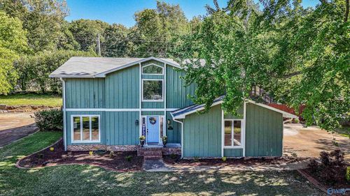 7710 Shadow Bend Dr Se, Huntsville, AL, 35802-3910 | Card Image