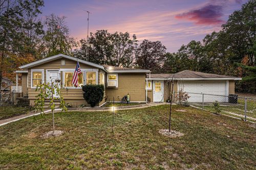 3024 11 Mile Rd, Bitely, MI, 49309-9717 | Card Image