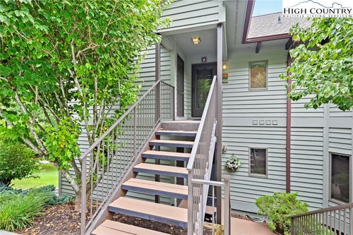 unit-4-461 Waterside Dr, Blowing Rock, NC, 28605-6302 | Card Image