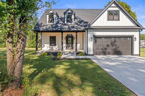 106 5th Ave N, Decherd, TN, 37324-3716 | Card Image