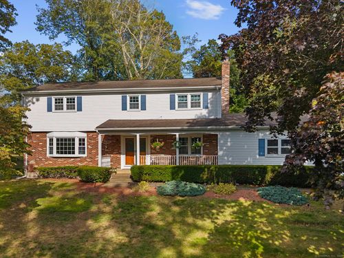 2 Brookfield Dr, East Lyme, CT, 06333-1304 | Card Image