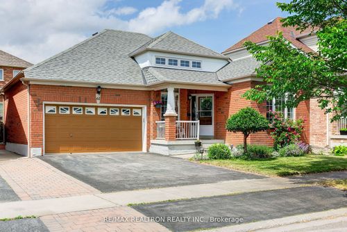 61 Manorwood Dr, Markham, ON, L6C2S2 | Card Image