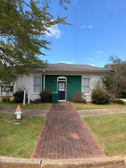 228 5th Ave, McComb, MS, 39648-4128 | Card Image