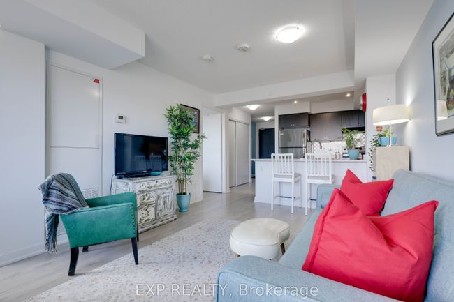 410 - 8 Trent Ave, Condo with 2 bedrooms, 1 bathrooms and 1 parking in Toronto ON | Image 7