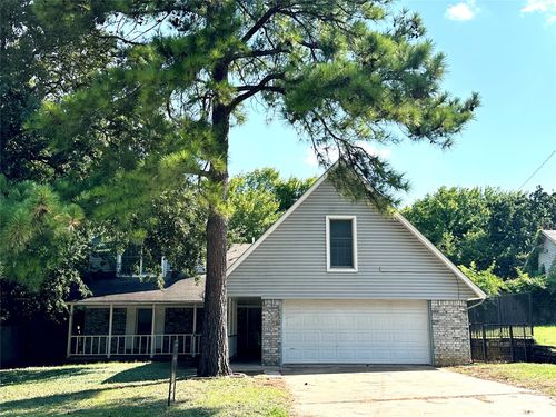 325 Post Oak Dr, Grand Prairie, TX, 75050-6552 | Card Image