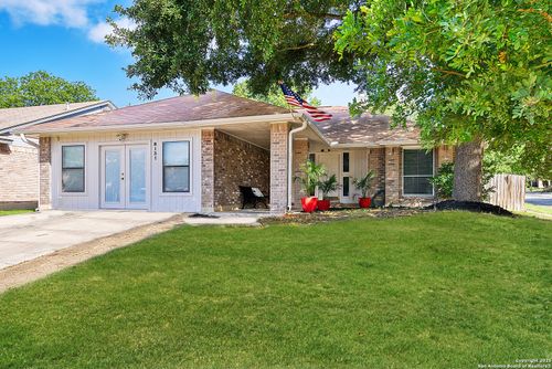 8131 Forest Bow, Live Oak, TX, 78233-4396 | Card Image