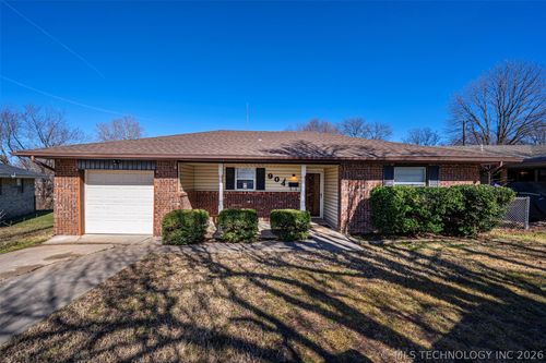 904 24th St, Ada, OK, 74820-8040 | Card Image