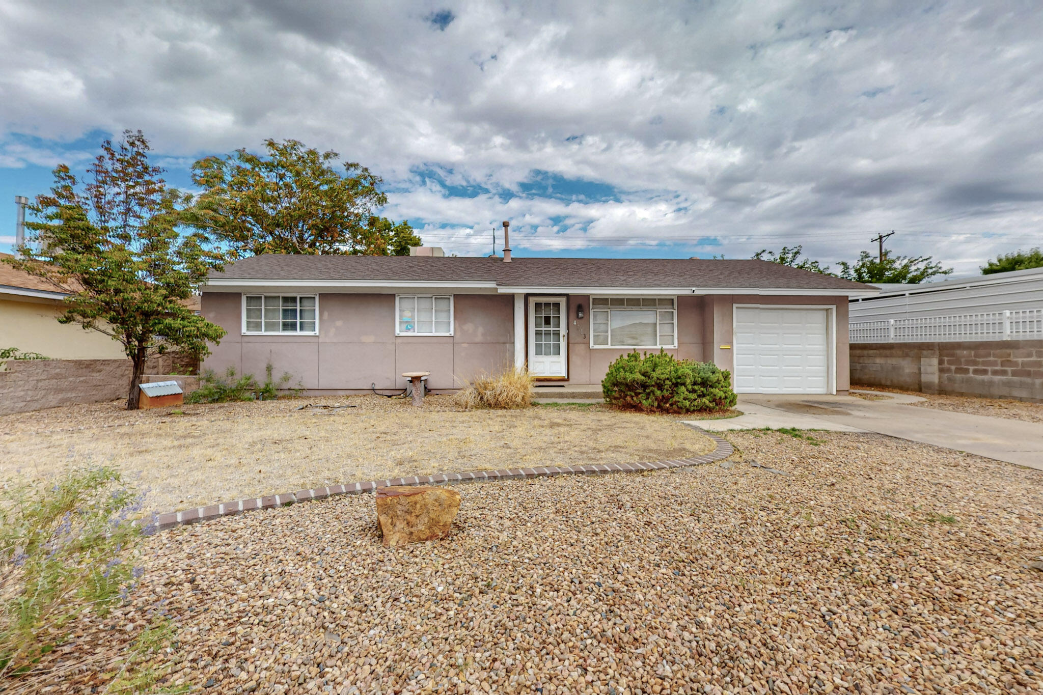 Hendrix Rd, Albuquerque, NM 87110
