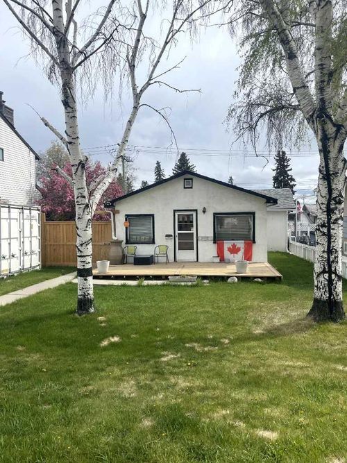 2511 9 Ave Se, Calgary, AB, T2A0B4 | Card Image