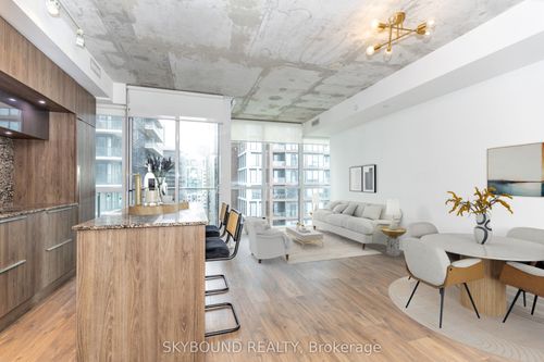 2704-88 Blue Jays Way, Toronto, ON, M5V0L7 | Card Image