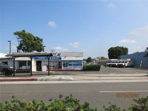 12001 Carson St, Hawaiian Gardens, CA, 90716-1106 | Card Image