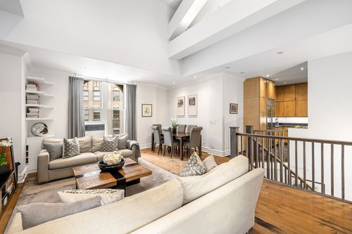 22b-3 Hanover Sq, New York, NY, 10004-2625 | Card Image