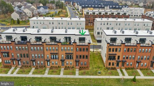 22801 Tawny Pine Sq, BRAMBLETON, VA, 20148-5808 | Card Image