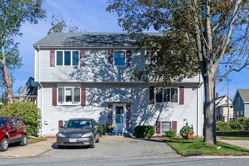 9 Cleveland Pl, Gloucester, MA, 01930-2742 | Card Image